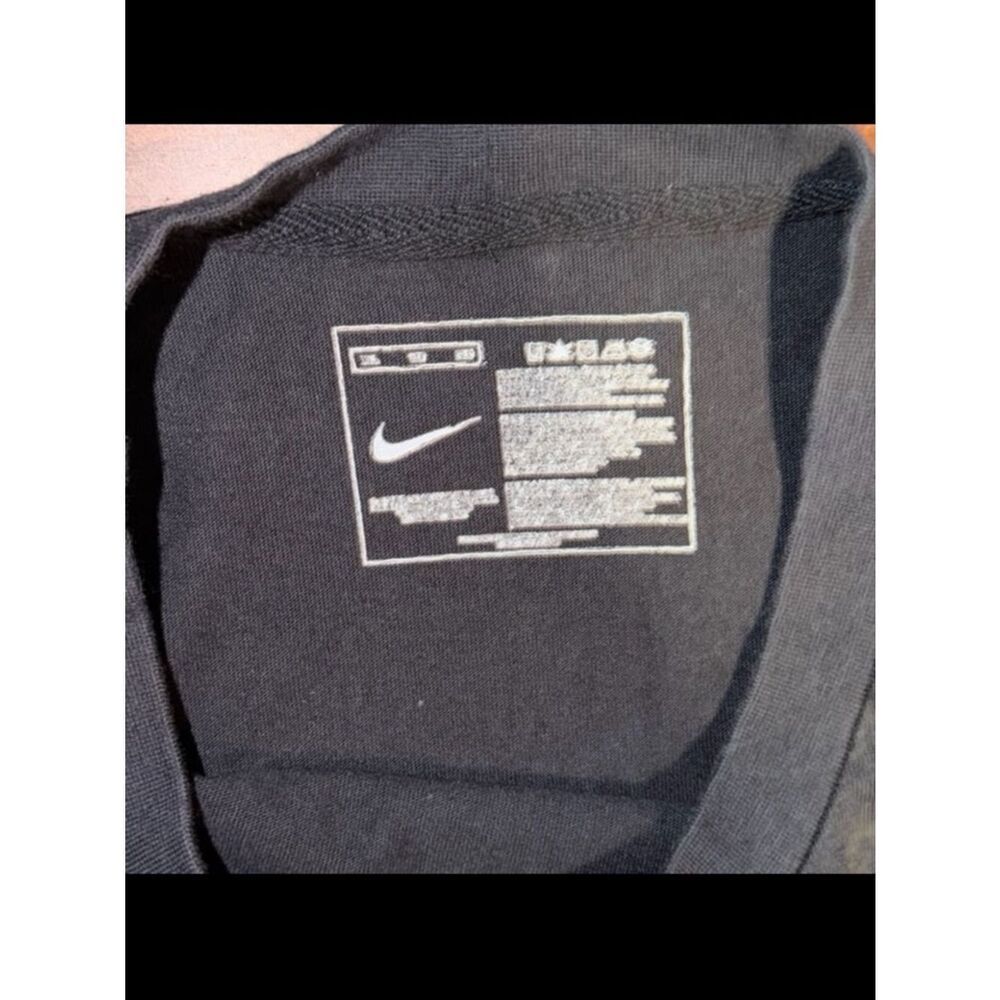 Nike T-Shirt - Picture 2 of 5
